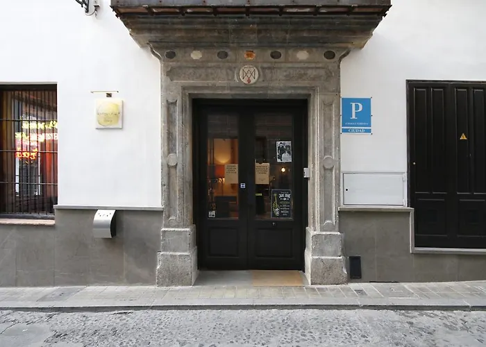 Lemon Rock Hostel Granada